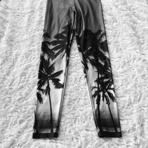 PINK Victoria's Secret Pants - rare pink vs • fashion show palm leggings
